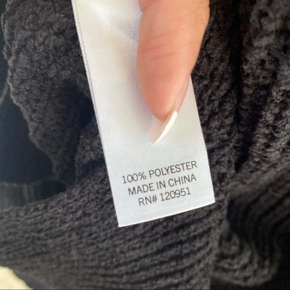 SO black knit V-neck sweater Size Medium - Picture 6 of 7